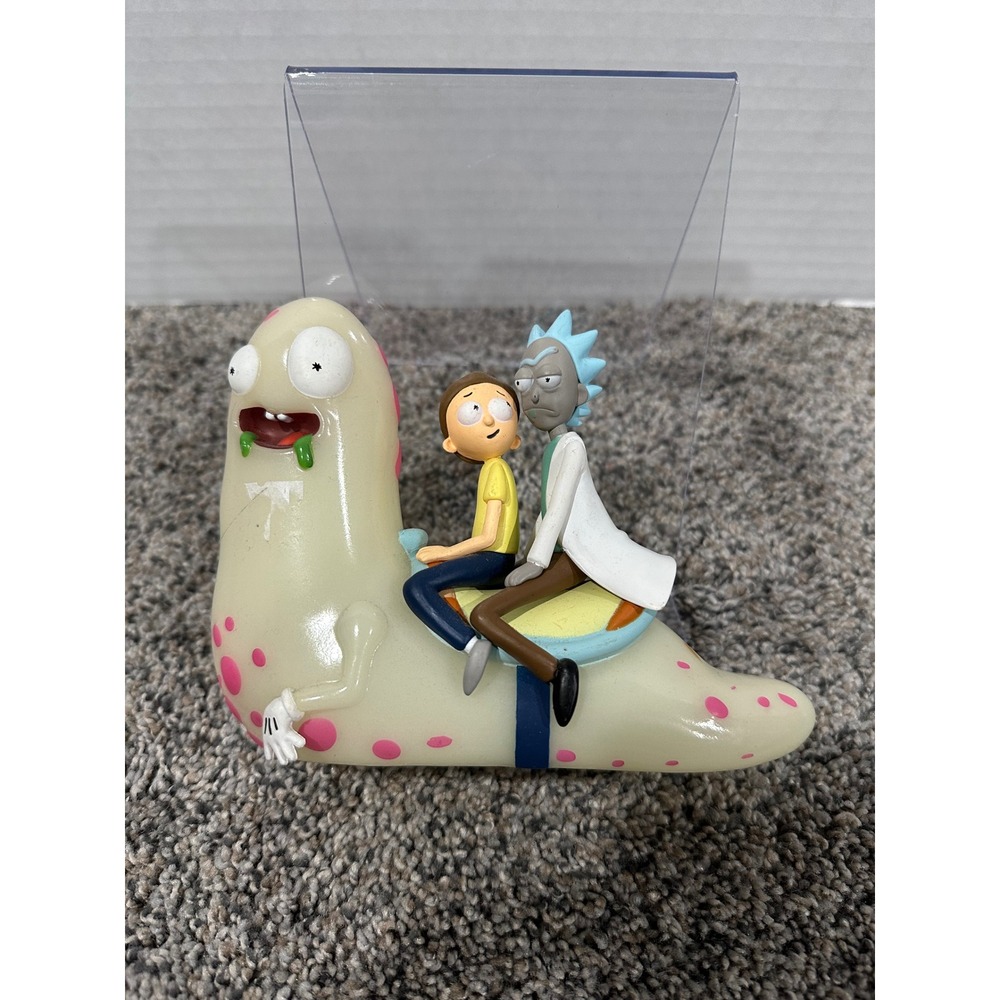 Figure Rick and Morty Unisex Cream Fair Slug Ride Adult Swim Collectible OS